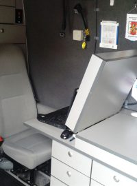 Dálniční policie v Řehlovicích má jedno ze tří speciálních aut v republice na vážení a technické kontroly nákladních aut