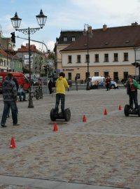 Pondělní projížďky na dvoukolkách Segway