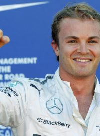 Nico Rosberg se raduje z vítězství v kvalifikaci na VC Monaka