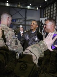 Prezident Barack Obama u vojáků  na základně v afghánském Bagramu