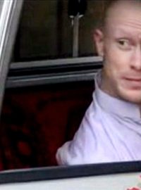 Americký voják Bowe Bergdahl, jehož afghánské hnutí Taliban po pěti letech zajetí propustilo na svobodu