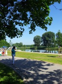 Brandýs nad Labem. Po nové cyklostezce se lidé dostanou i na Ostrůvek, lesopark obklopený říčními rameny