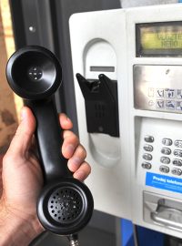 Telefonní budka, telefon, O2, veřejný telefonní automat