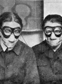 Jindřich Štýrský a Toyen během práce na díle Deka v roce 1929