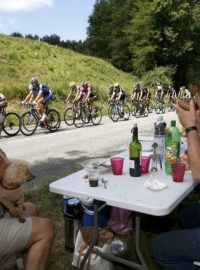 Cyklisté se na občerstvení mohou těšit stejně jako fanoušci u trati