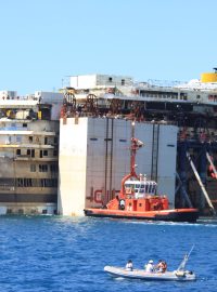 Costa Concordia v přístavu Janov