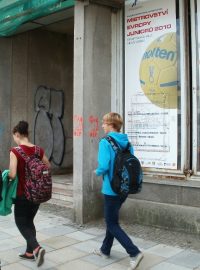 Žďár nad Sázavou se loučí s někdejší chloubou náměstí – hotelem Bílý lev