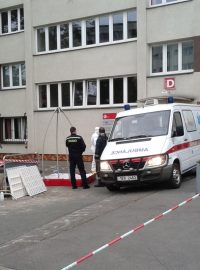Kvůli podezření na ebolu byli v pohotovosti záchranáři, hygienici a další složky Integrovaného záchranného systému
