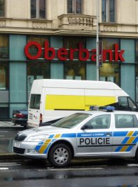 Protikorupční policie zasahuje v pobočkách Oberbank