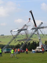 První příhraniční cvičení v úterý absolvovali energetici a hasiči z Čech i Německa