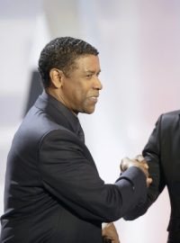 Herec Denzel Washington obdržel na festivalu cenu Donostia za přínos filmu