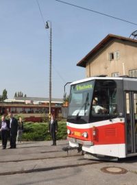 V Praze a středních Čechách by v budoucnu mohly jezdit vlakotramvaje - tramvaje, které na okraji města přejedou na vlakové koleje a pokračují dál