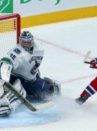 Tomáš Plekanec nedal Millerovi v brance Vancouveru šanci a vstřelil vítězný gól