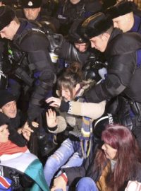Protivládní demonstraci v Budapešti provázely potyčky s policisty