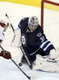Ondřej Pavelec byl za výkon proti Arizoně vyhlášen hvězdou zápasu