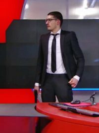 Muž s pistolí vnikl do budovy nizozemské televize