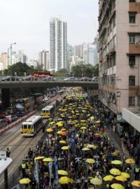 V Hongkongu protestovaly tisíce lidí