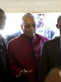 Jihoafrický prezident Jacob Zuma při návštěvě přistěhovaleckého tábora