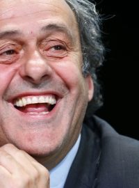 Předseda Evropské fotbalové unie Michel Platini je považován za favorita do čela FIFA