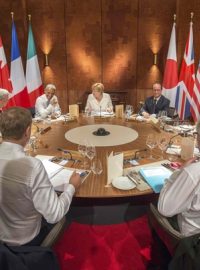 Lídři zemí G7 na summitu na zámku v Elmau