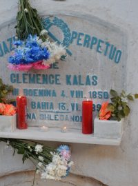 Náhrobek Klementiny Kalašové s chybami - mimo jiné v datu narození