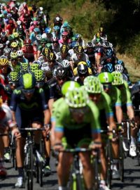 Peloton tentokrát použil k přesunu místo kol letadla