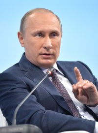 Ruský prezident Vladimir Putin nemá jinou šanci než jednat, pokud chce zachránit svého posledního chráněnce a diktátorského klienta na Blízkém východě