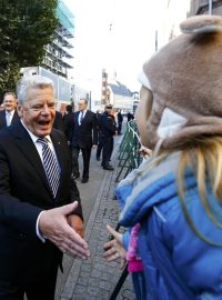 Německý prezident Joachim Gauck a kancléřka Angela Merkelová ve Frankfurtu