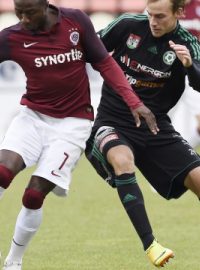 Kehinde Fatai ze Sparty (vlevo) vstřelil Příbrami dva góly