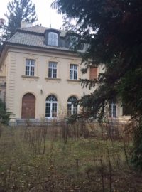 ‚Malá‘ vila Radovana Krejčíře v Černošicích