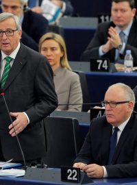 Předseda Evropské komise Jean-Claude Juncker během debaty o schengenském systému volného pohybu v Evropském parlamentu ve Štrasburku