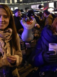 Slavnostním rozsvícením Těsnohlídkova vánočního stromu byly na brněnském náměstí Svobody zahájeny vánoční trhy