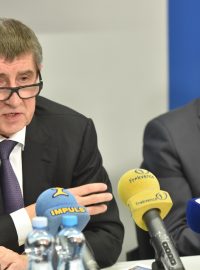 Ministr financí Andrej Babiš a premiér Bohuslav Sobotka