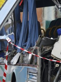 Ve Francii se srazil autobus s kamionem, šest dětí zahynulo