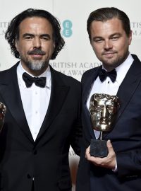 Režisér Zmrtvýchvstání Alejandro González Iňárritu a herec Leonardo di Caprio