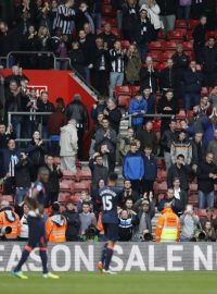 Hráči Newcastle United děkují fanouškům