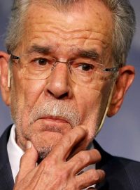 Do druhého kola postoupil i expředseda strany Zelených Alexander Van der Bellen