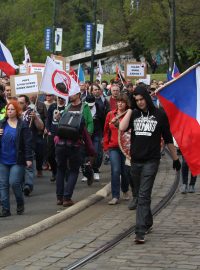 Demonstrace Bloku proti islámu. Z dnešního pohledu již historie