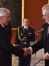 Prezident Zeman jmenoval Jiřího Rusnoka guvernérem ČNB