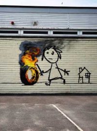 Záhadný britský streetartový umělec Banksy pomaloval z vděčnosti zeď školy v Bristolu