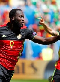 Romelu Lukaku a Axel Witsel. Belgičtí střelci ze zápasu s Irskem