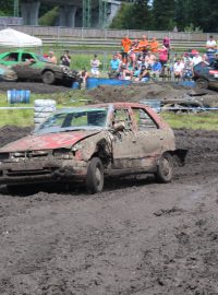 Destruction Derby 2016. Demoliční závod autovraků v Sosnové u České Lípy