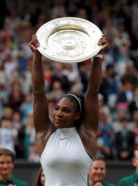 Mísa Venus Rosewaterové a Serena Williamsová. Staré známé