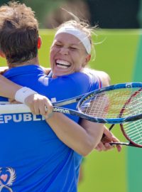 Lucie Hradecká a Radek Štěpánek slaví olympijský bronz