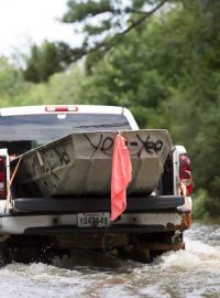 Záplavy v Louisianě nepřežilo nejméně pět lidí. Tisíce dalších záchranáři evakuovali