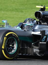 Němec Nico Rosberg na trati ve Spa-Francorchamps