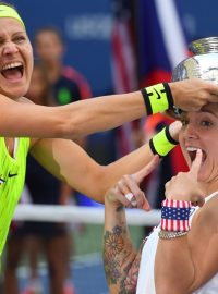 Lucie Šafářová a Bethanie Matteková-Sandsová si legraci udělaly i z finále grandslamového turnaje