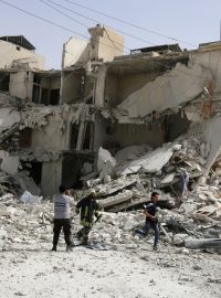 Syrské Aleppo opět terčem bombardování. Vojenské letouny intenzivně útočily na povstalecké části města