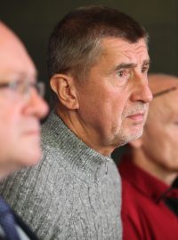 Andrej Babiš s čerstvě zvolenými senátory