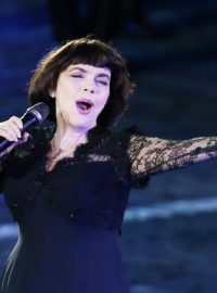 Francouzská zpěvačka Mireille Mathieu při vystoupení v Moskvě